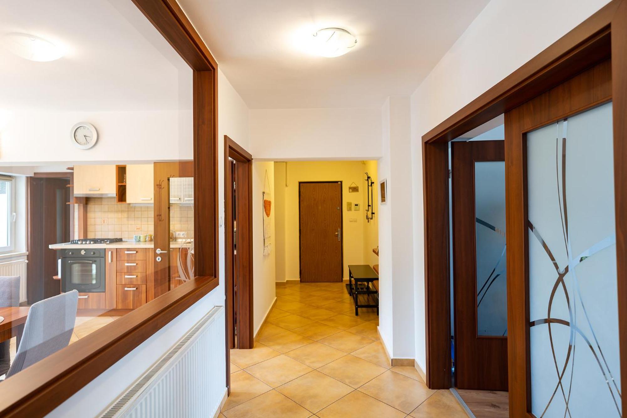 Metropolitan Wildscape View Apartment บราชอฟ ภายนอก รูปภาพ